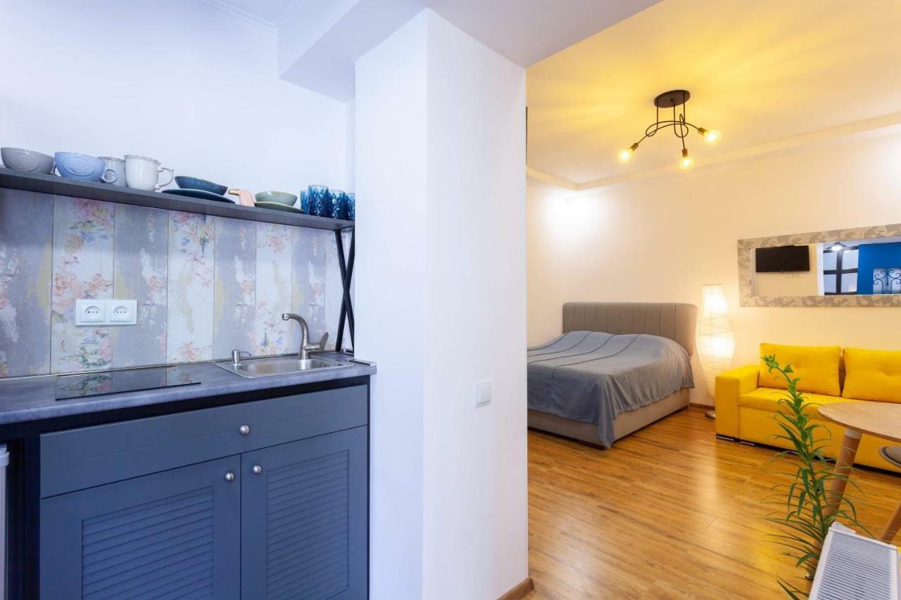 Modern Apartment In The Heart Of Old Тбилиси Экстерьер фото