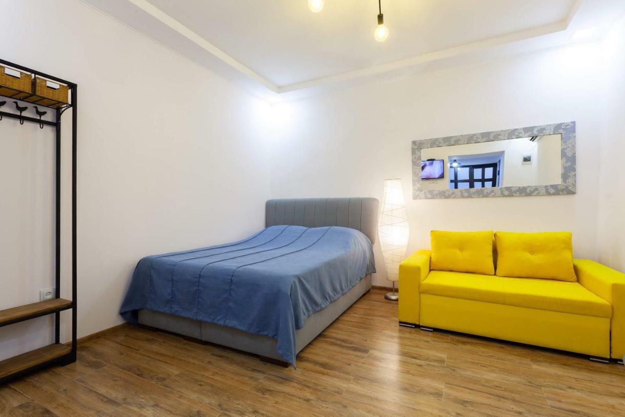 Modern Apartment In The Heart Of Old Тбилиси Экстерьер фото